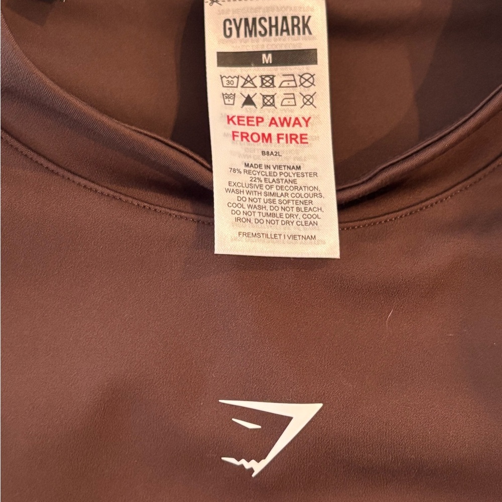 Gymshark women’s work out crop top!